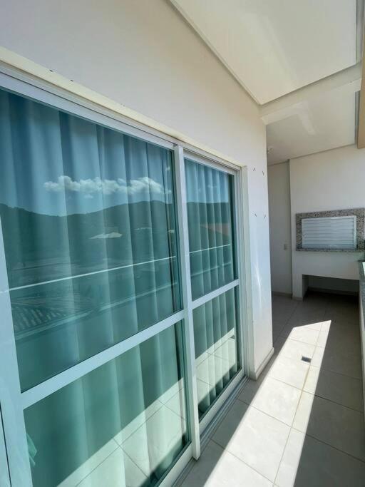 Apto 80M Da Praia Grande Vista Mar! Governador Celso Ramos Exterior photo